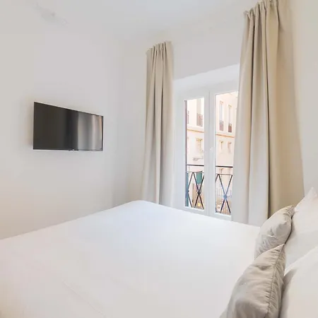 Elical Luxury アパート